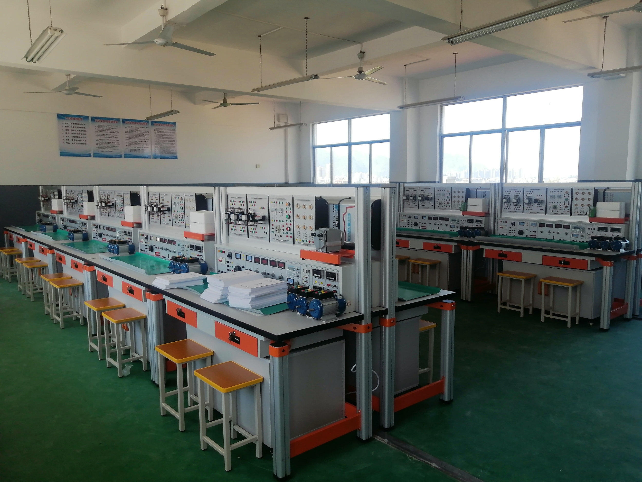 電工電子電拖實驗與技能實訓(xùn)綜合裝置