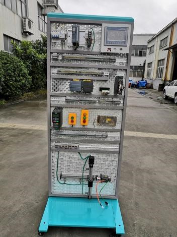 運(yùn)動控制的實(shí)訓(xùn)室plc 變頻器、觸摸屏